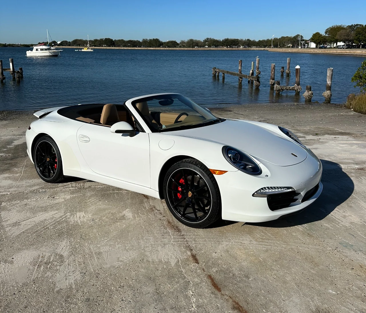 Porsche 911 Convertible reference photograph, view 1
